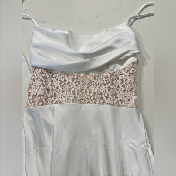 Selfie Leslie - Golden Era Cowl Neck Lace Waist Midi
Dress White - Picture 7 of 12